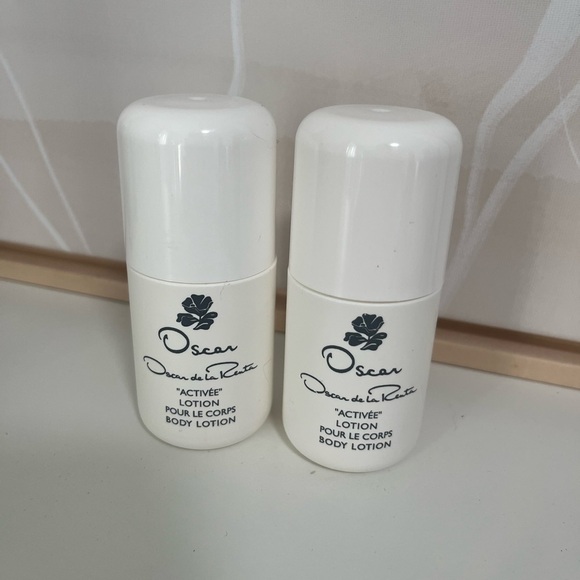 Oscar de la Renta Mini Body Lotion Set - Picture 2 of 2